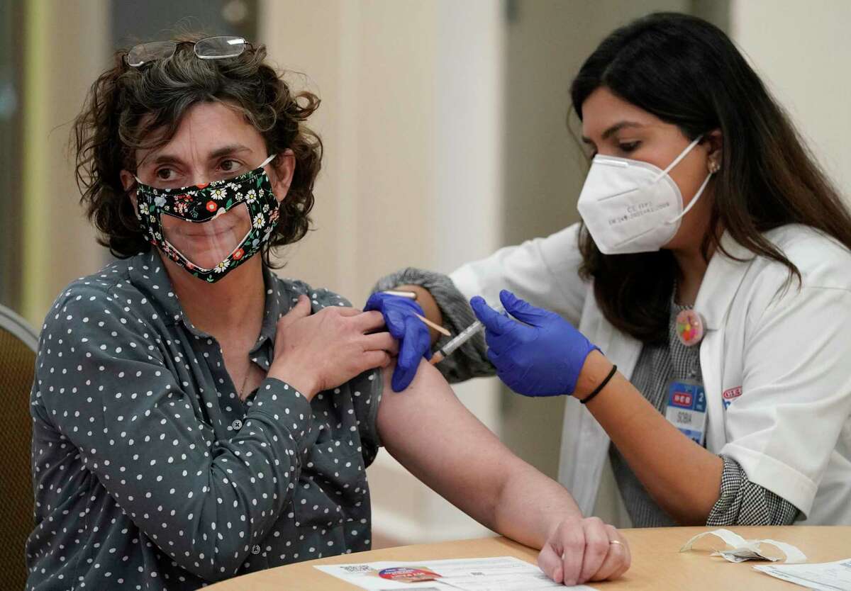 1 in 4 Texas adults have received their first COVID19 vaccine dose