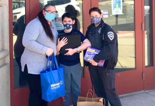 Middletown police officers raising money for family that lost everything in back-to-back fires - Vimarsana News