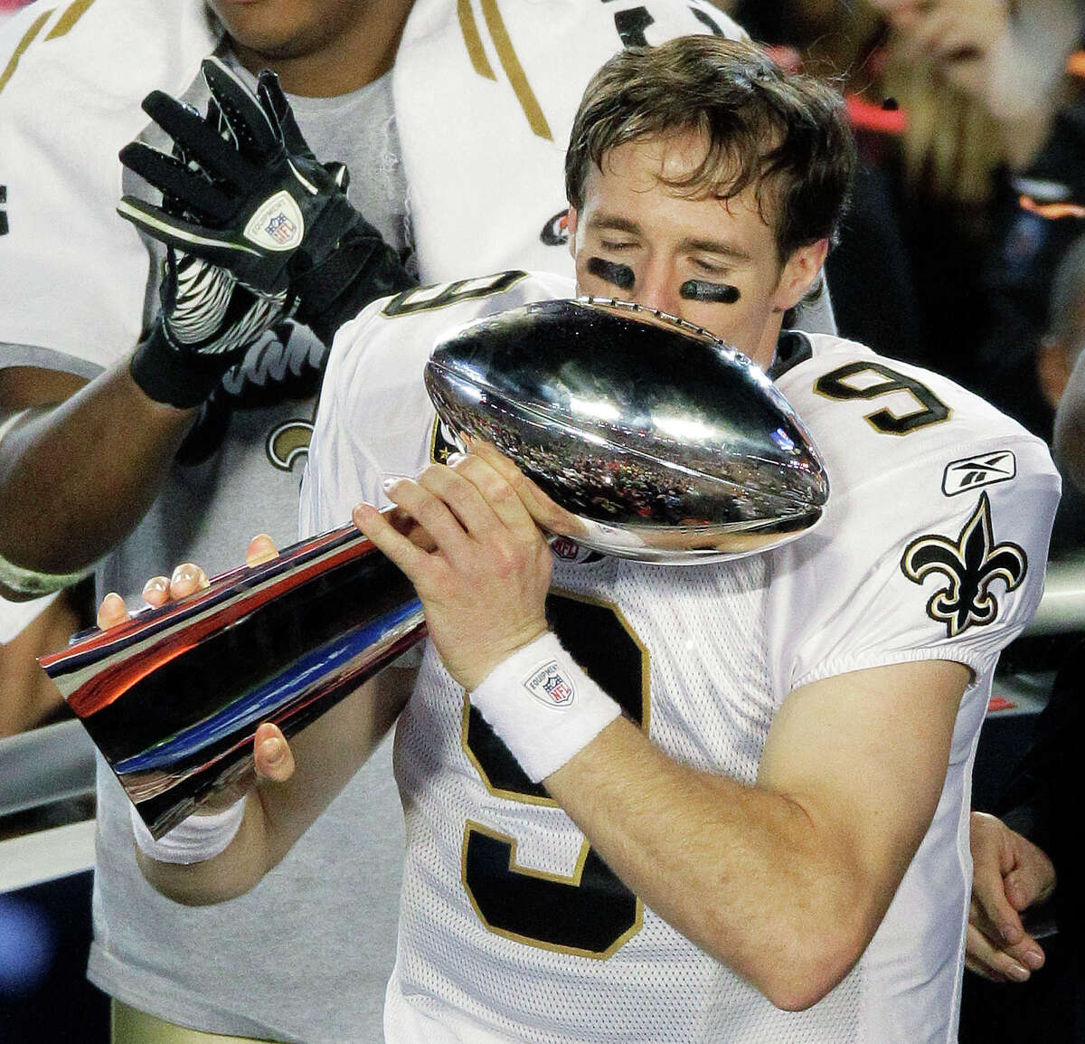 10 December 2007: New Orleans Saints quarterback Drew Brees (9