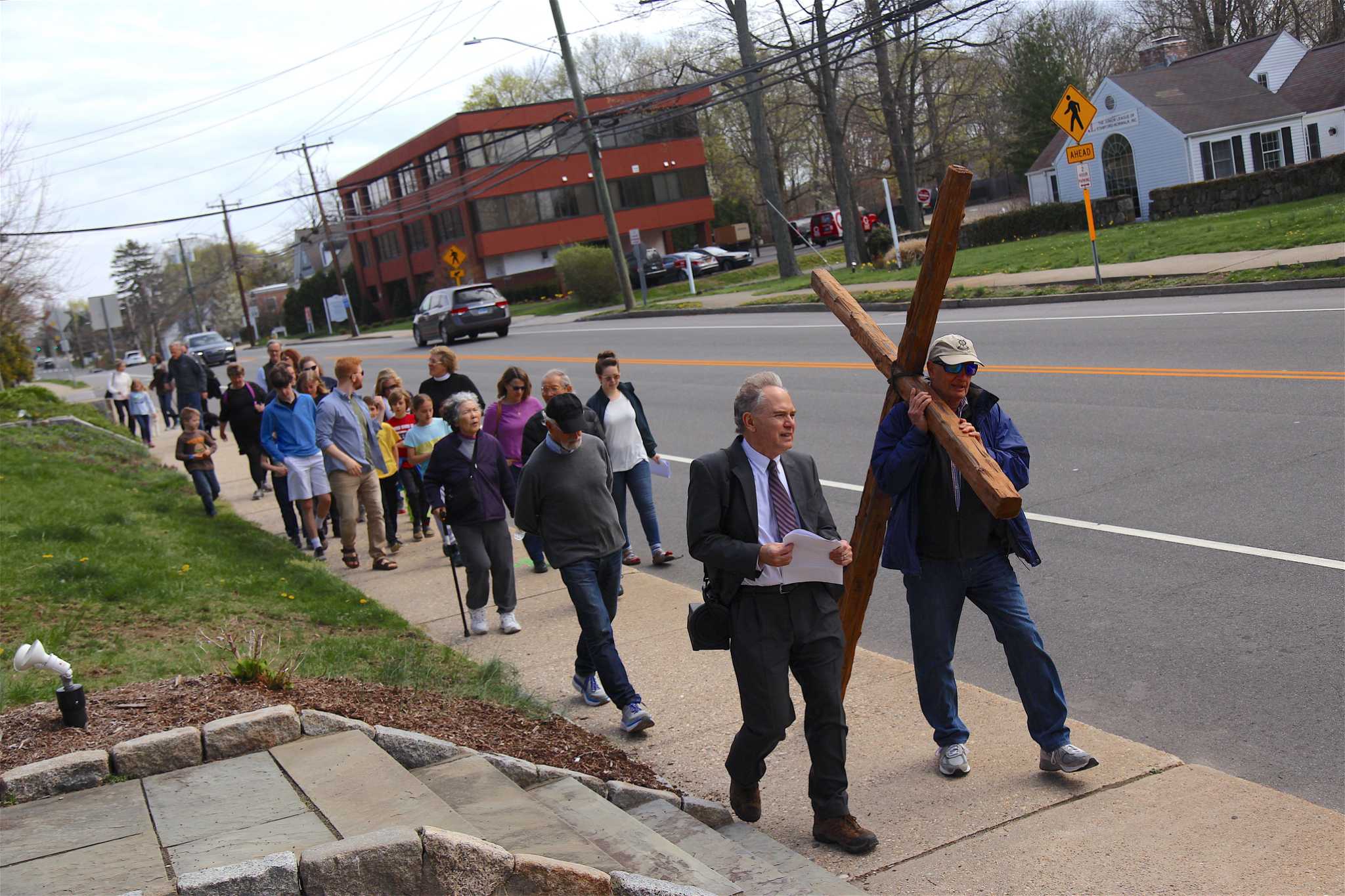 Good Friday Cross Walk returns to Darien this year - Vimarsana News