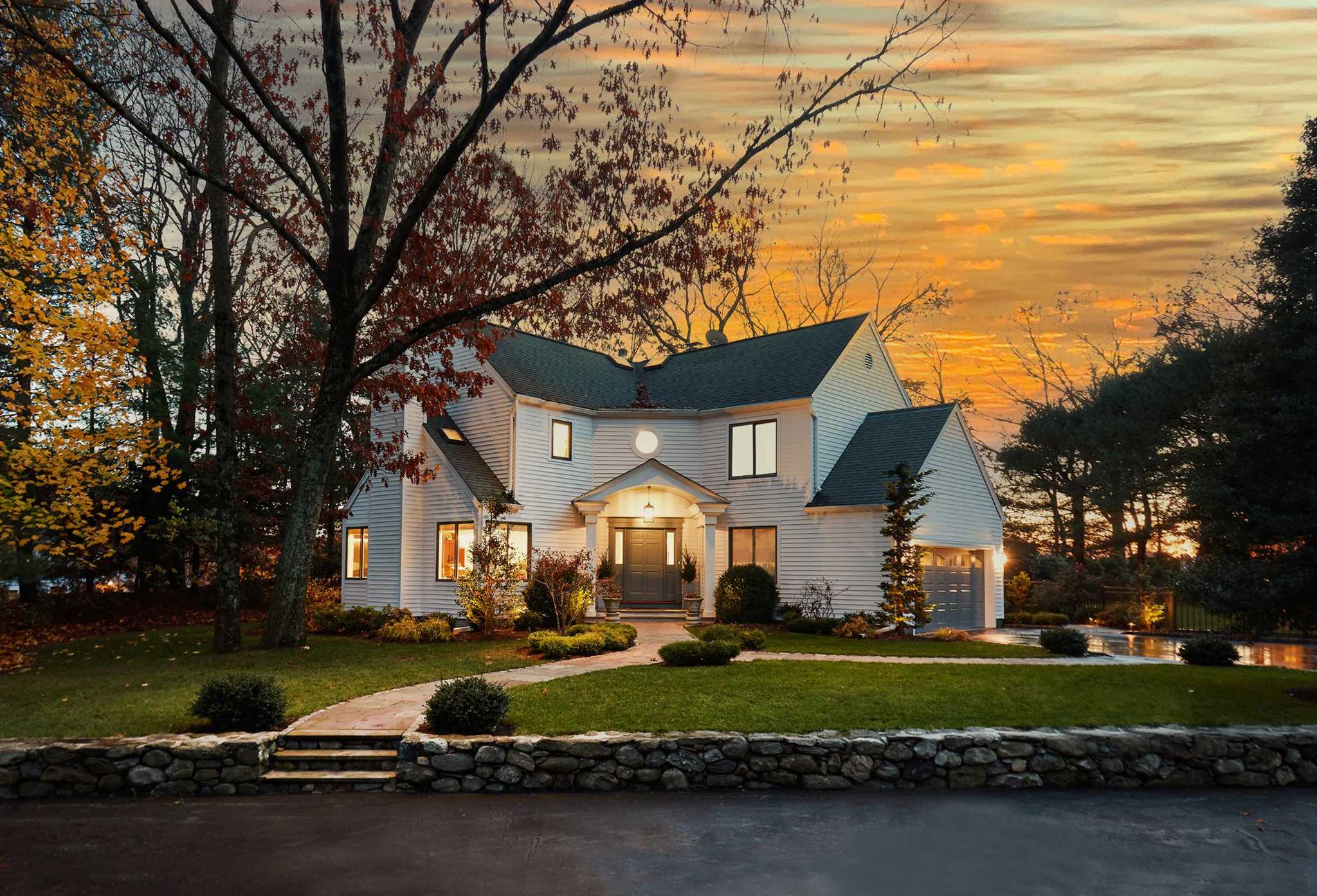 On the Market: Westport home artfully brought into new millennium - Vimarsana News