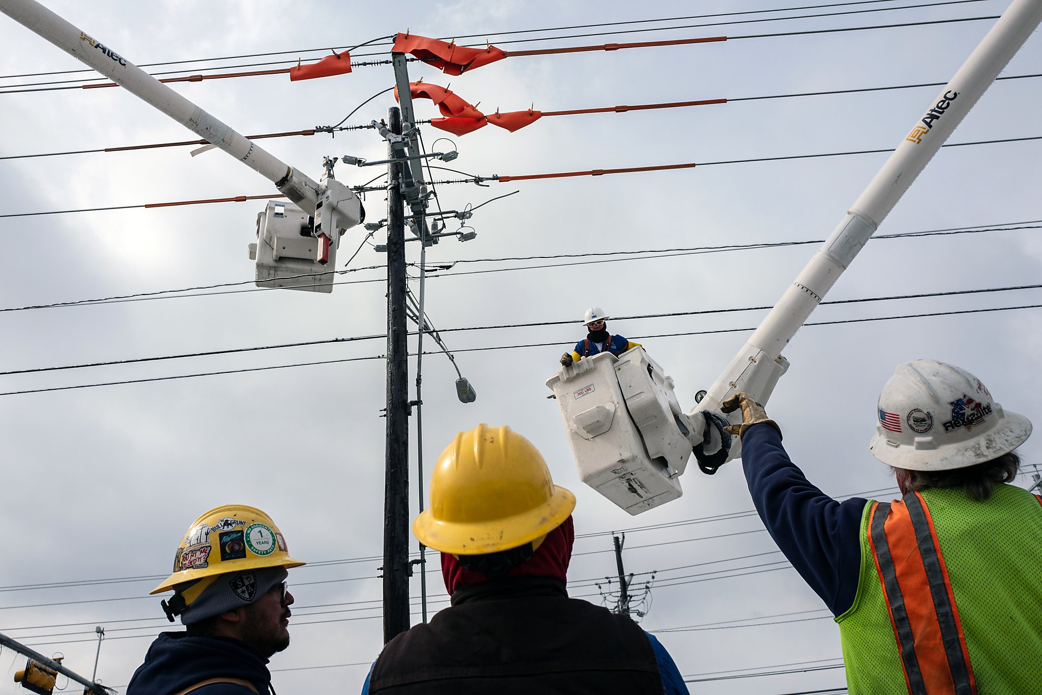 ERCOT asks Texans to conserve power, but says outages not expected as it  nears emergency conditions