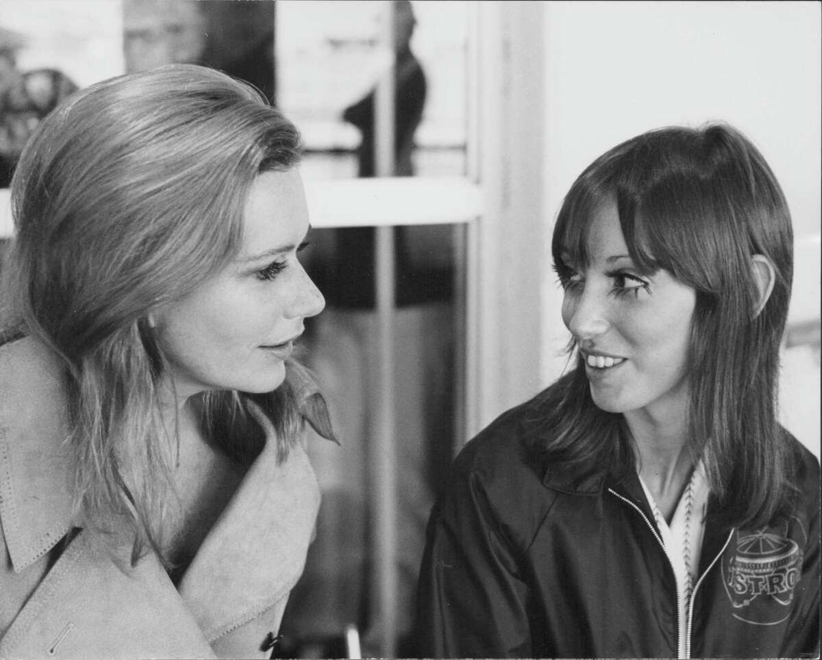 Sally Kellerman, who played Hot Lips O’Houlihan in “M*A*S*H” and newcomer Shelley Duvall in a scene from “Brewster McCloud.”