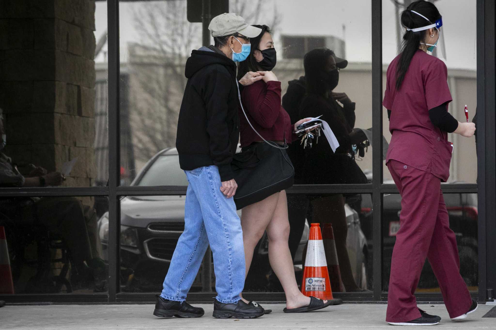 COVID Help Desk Is there a difference between the way the vaccine