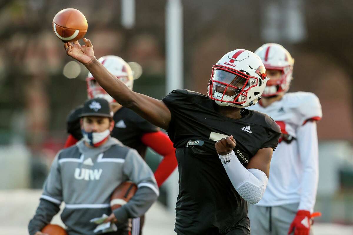 UIW's Cam Ward stands out through 'remarkable' transition to earn Jerry Rice  Award