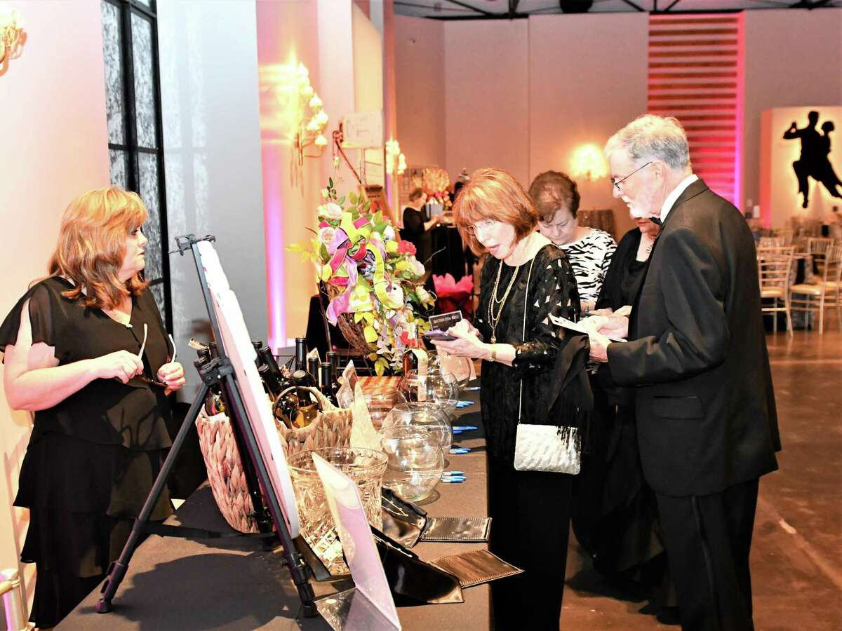 Pearl Fincher Museum of Fine Arts gala to feature Lyle Lovett video