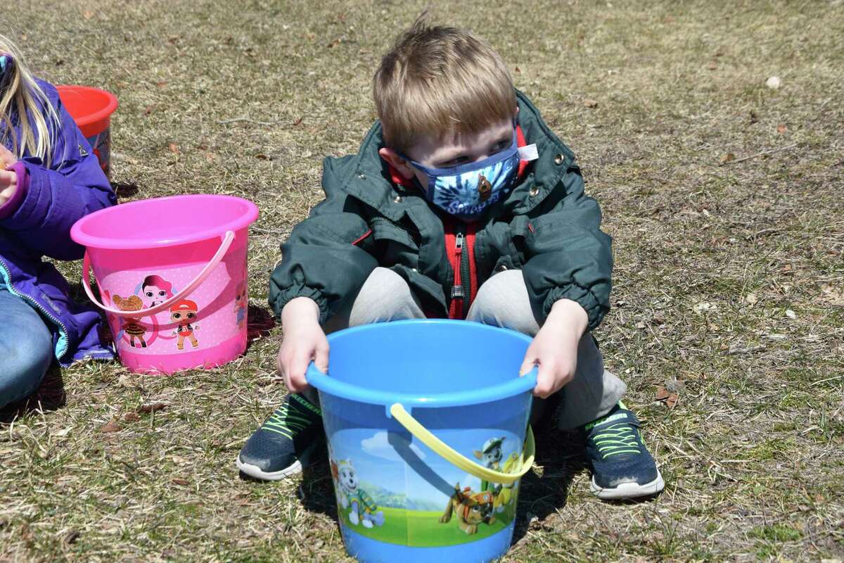 Easter egg hunt - Red Deer Advocate