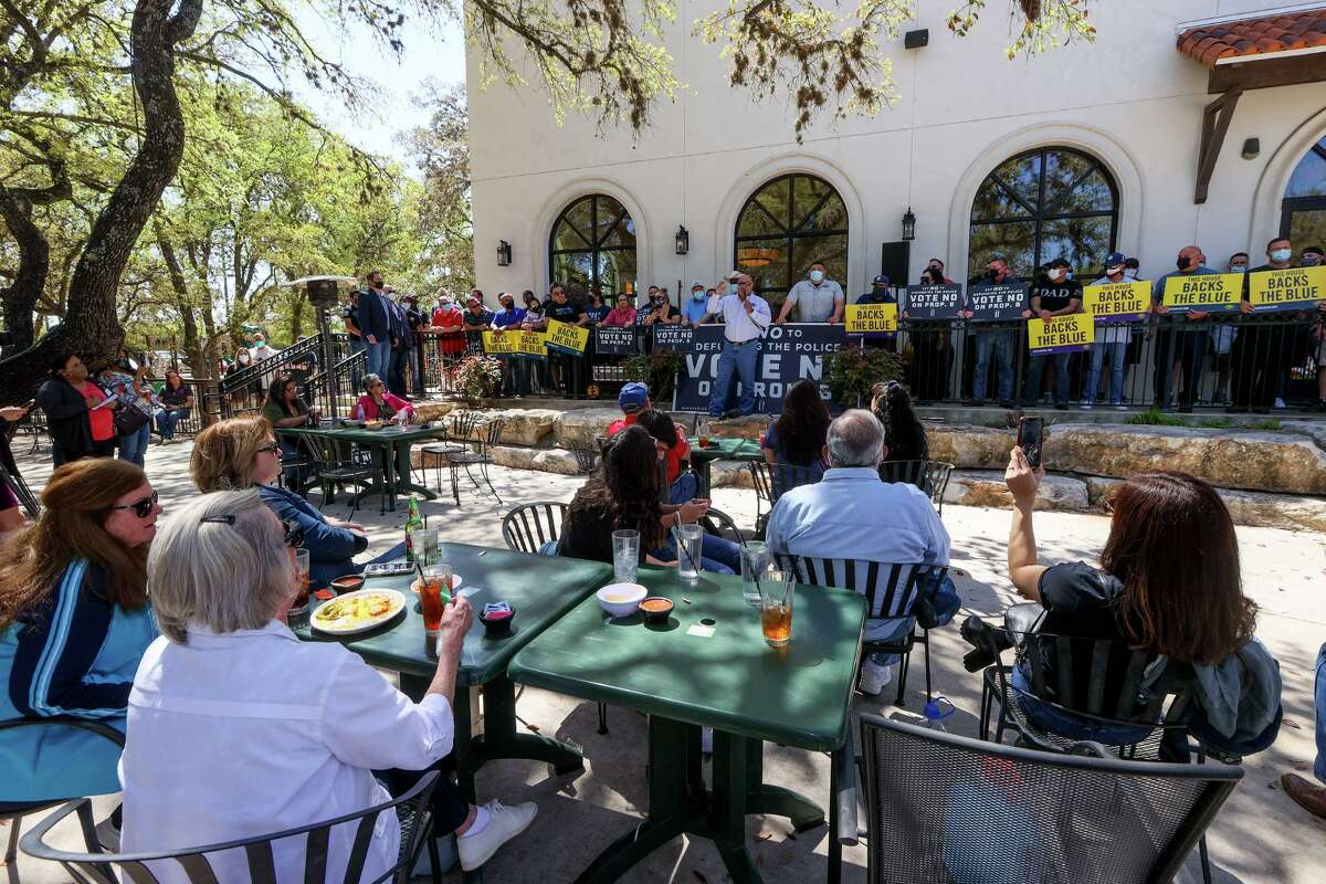 san-antonio-police-organizations-rally-for-collective-bargaining