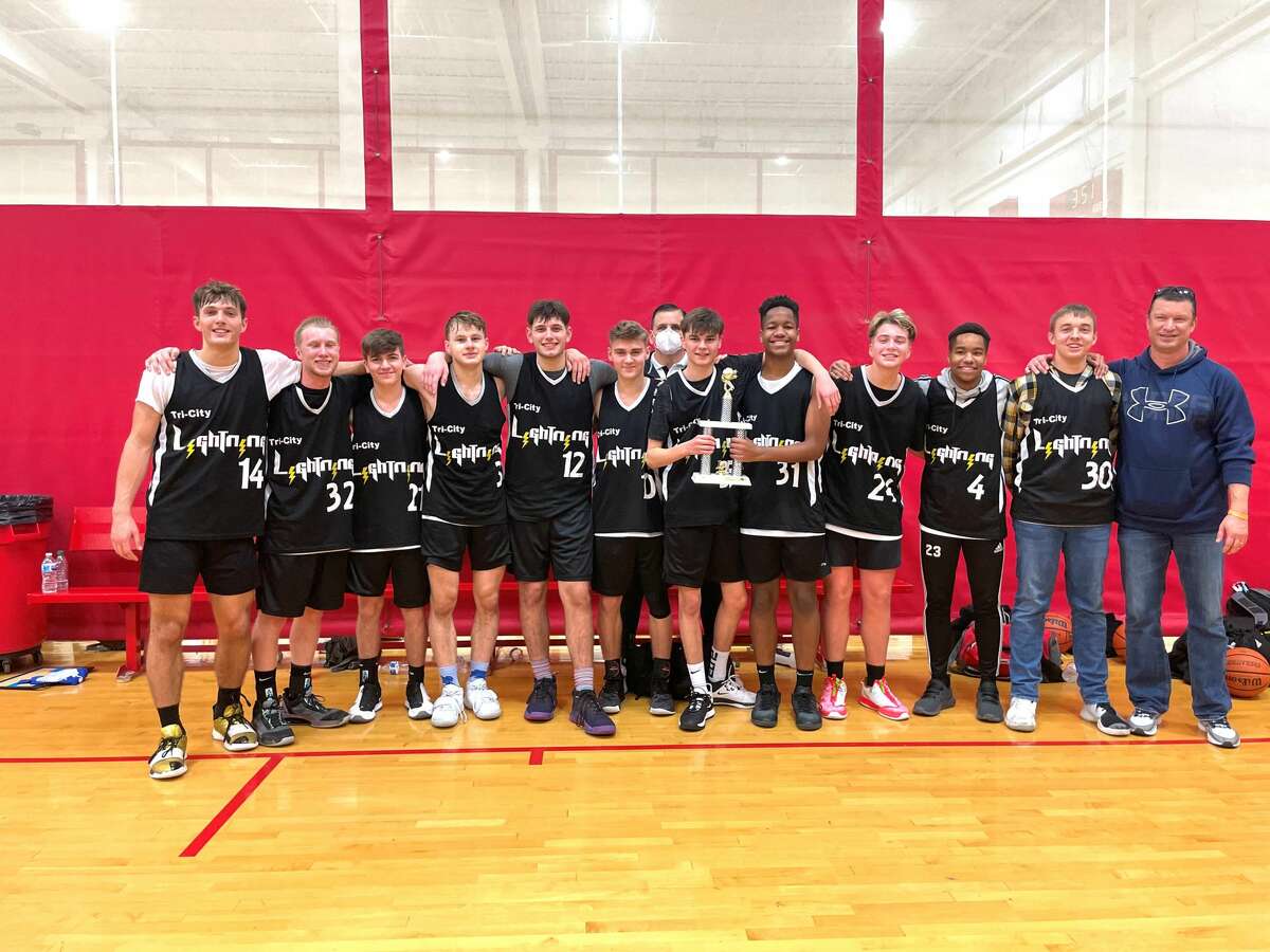 Members of the Tri-City Lightning boys' 16U basketball team pose after winning an NCHBC regional championship recently.