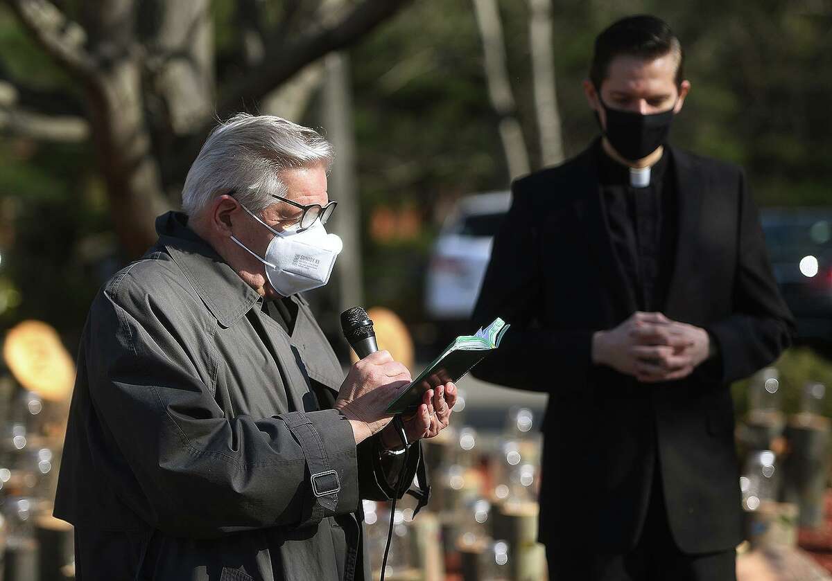 Shelton’s Apple Rehab holds memorial to honor those who died at the