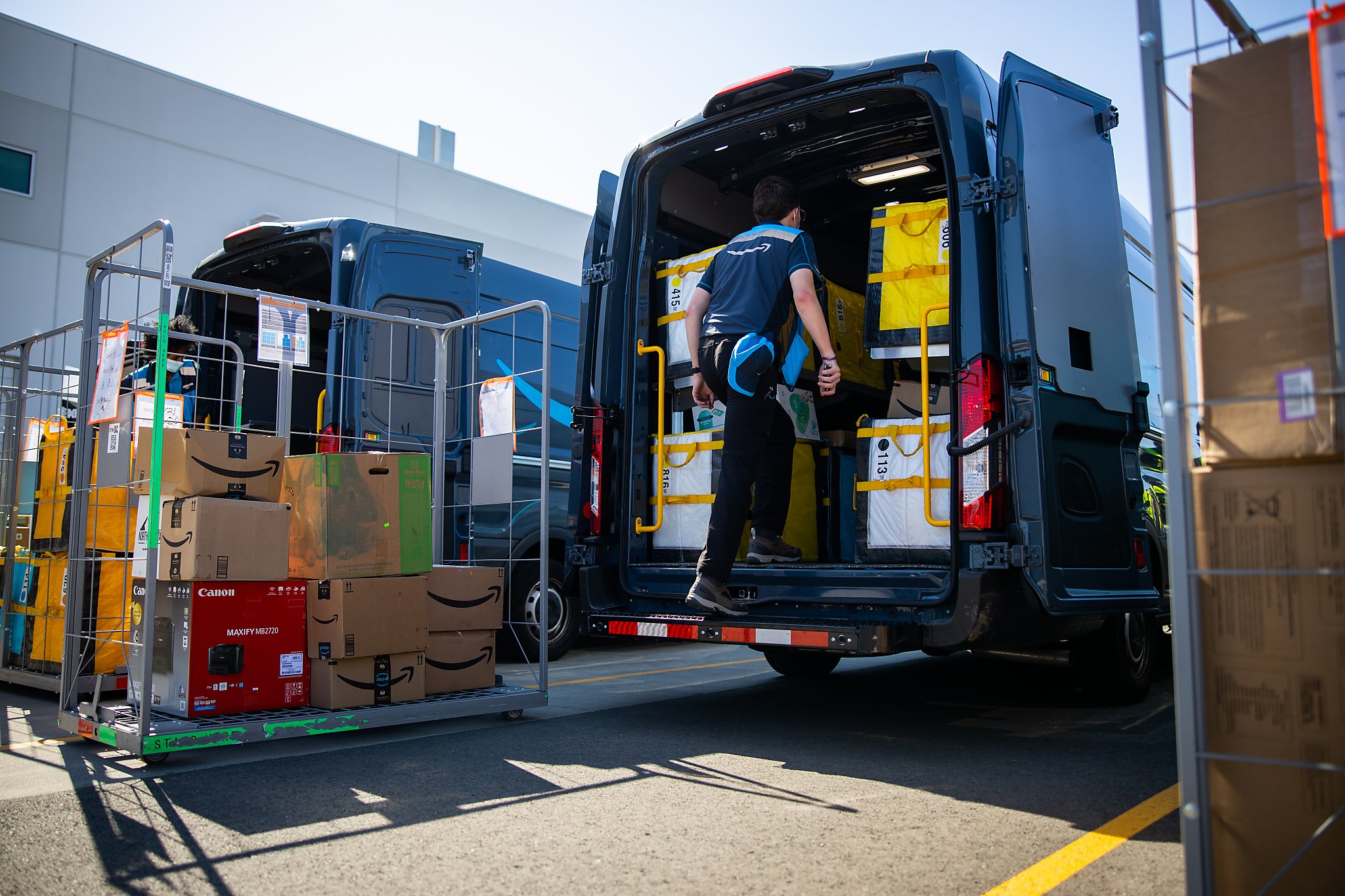 Amazon-Lieferpartner stellen Betriebe in der Bay Area ein.