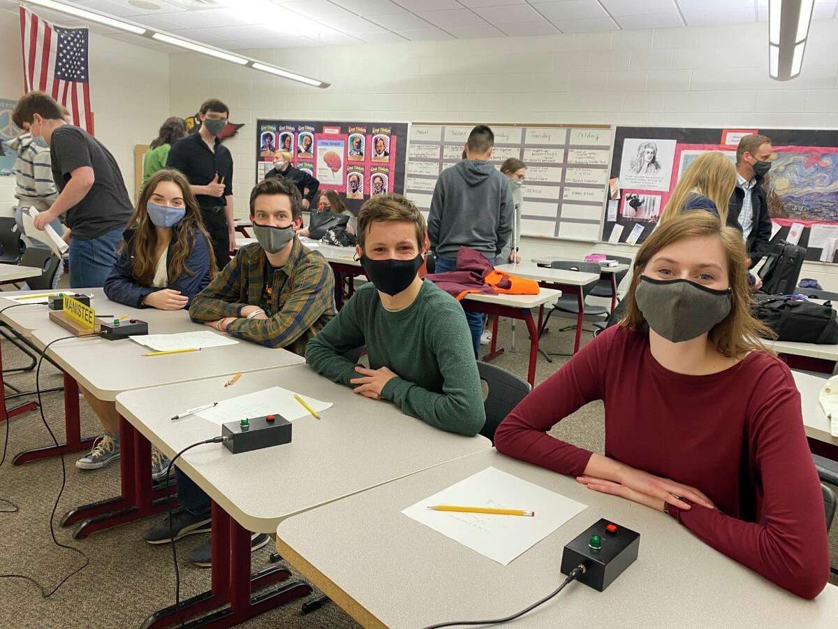 MHS Quiz Bowl to compete in virtual state meet April 17