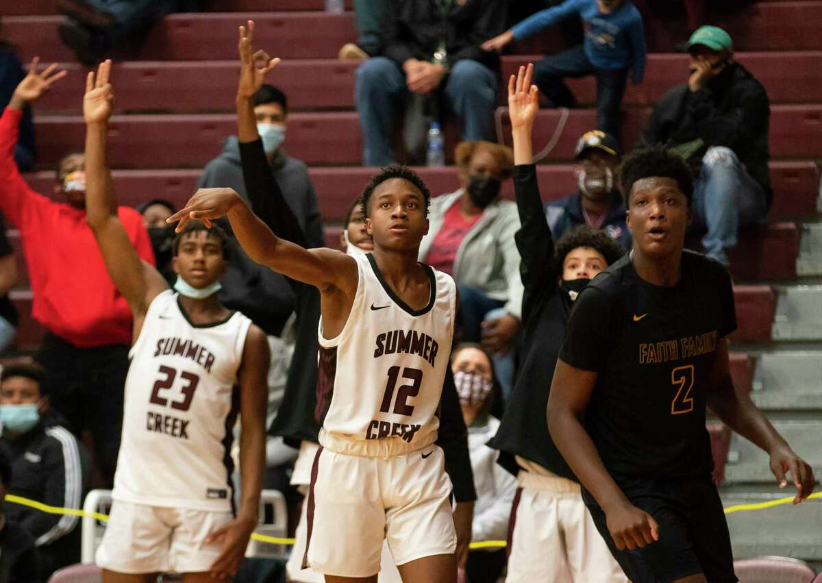 Summer Creek's Cameron Patterson watches as he hits a game-tying three-pointer during the second half of a game between the Summer Creek Bulldogs and Dallas' Oak Cliff Faith Family Academy on Tuesday, Dec. 1, 2020, at Summer Creek High School in Houston.
