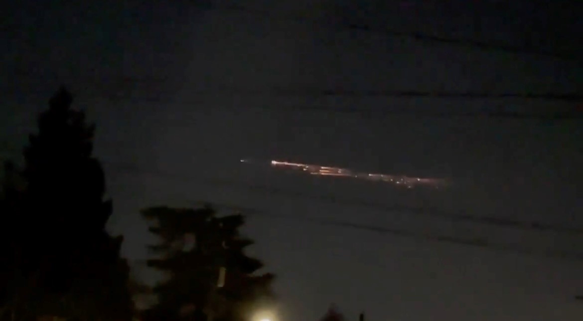 video seattle meteor shower ends up being falcon 9 debris