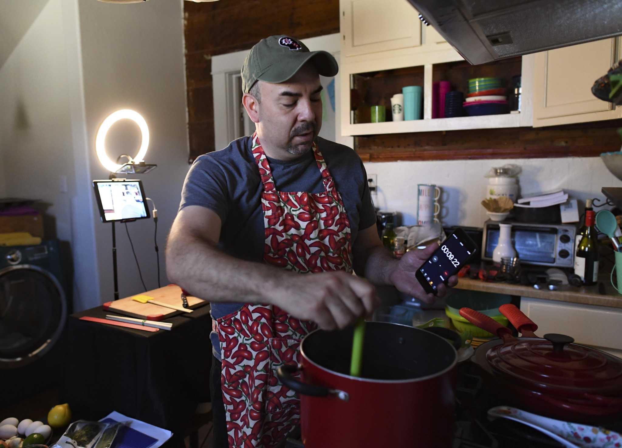 San Antonio chef brings STEM lessons into kitchen with free video