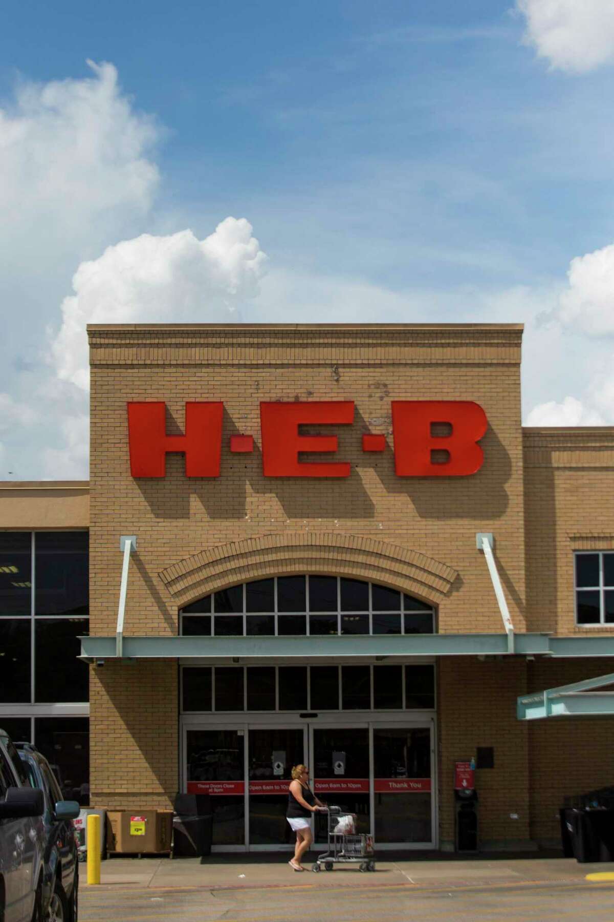 H-E-B's new Plano grocery store will fill online orders to nearby cities