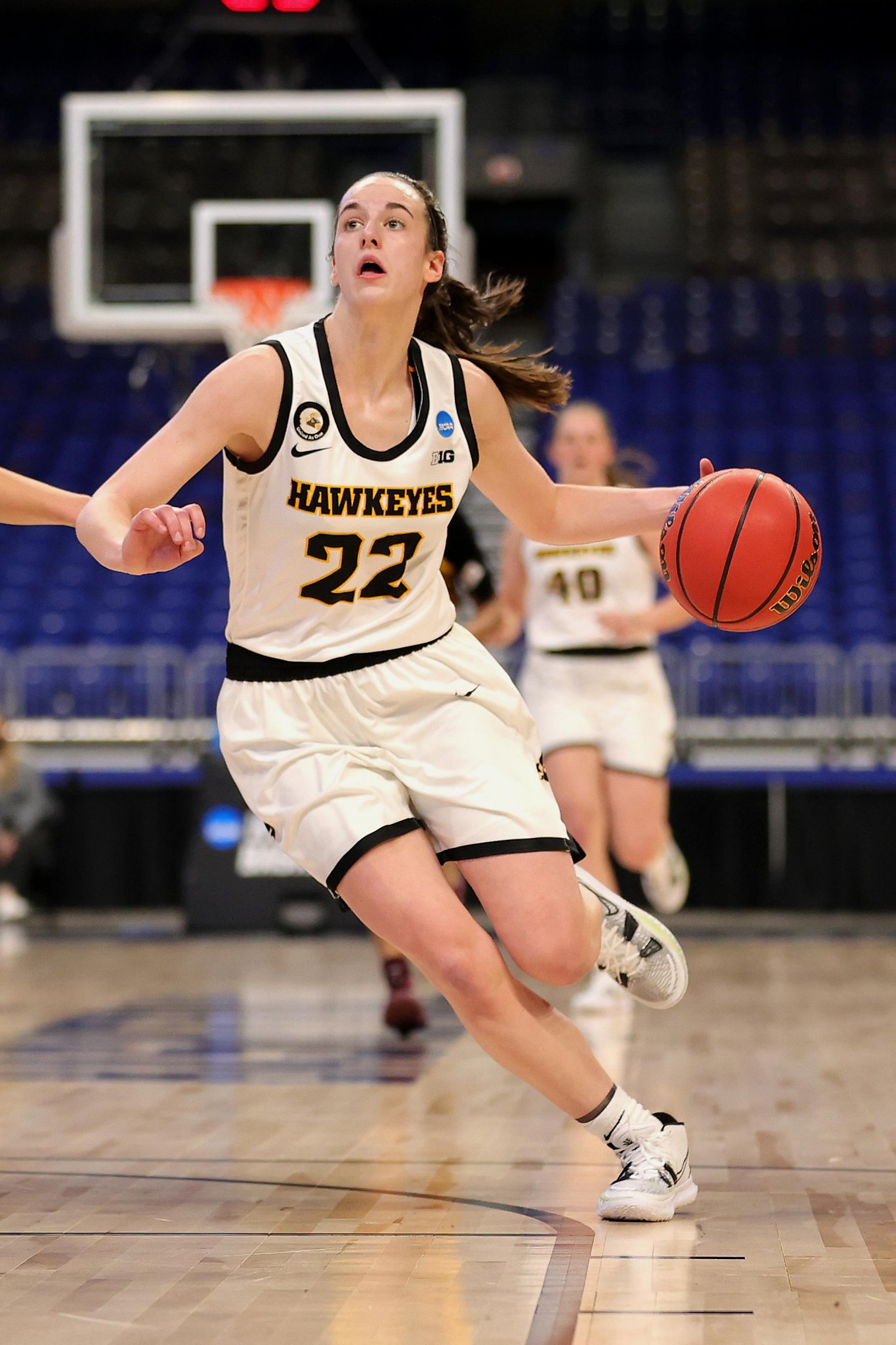 Iowa S Caitlin Clark Uconn S Paige Bueckers Meet In Matchup Of Heralded Freshmen