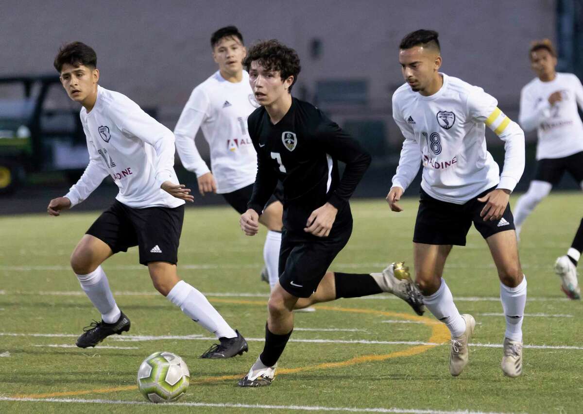 BOYS SOCCER Conroe falls to Eisenhower in bidistrict playoffs