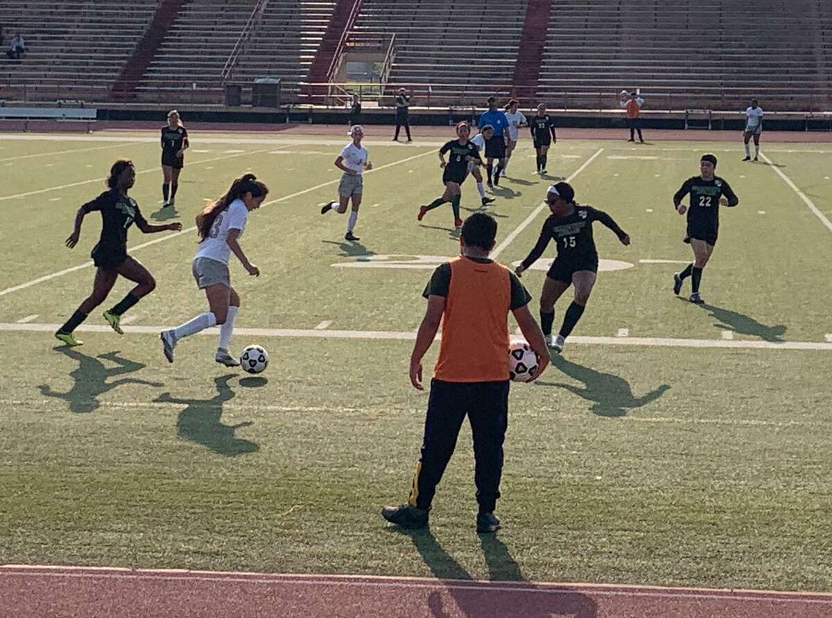 Kempner Girls Break Bi-district Barrier With 6-1 Victory