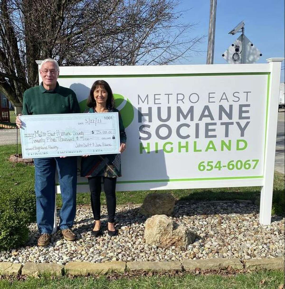John Duft and June Blaine of Highland kickstarted the Metro East Humane Society’s $175,000 capital campaign for its Highland and Edwardsville facilities. Purina also has donated $10,000 to the campaign.