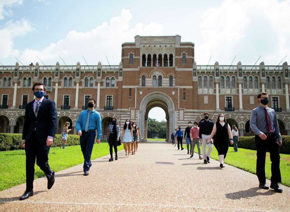 New Rice University students enter the Rice University quad on Friday, Aug. 21, 2020.