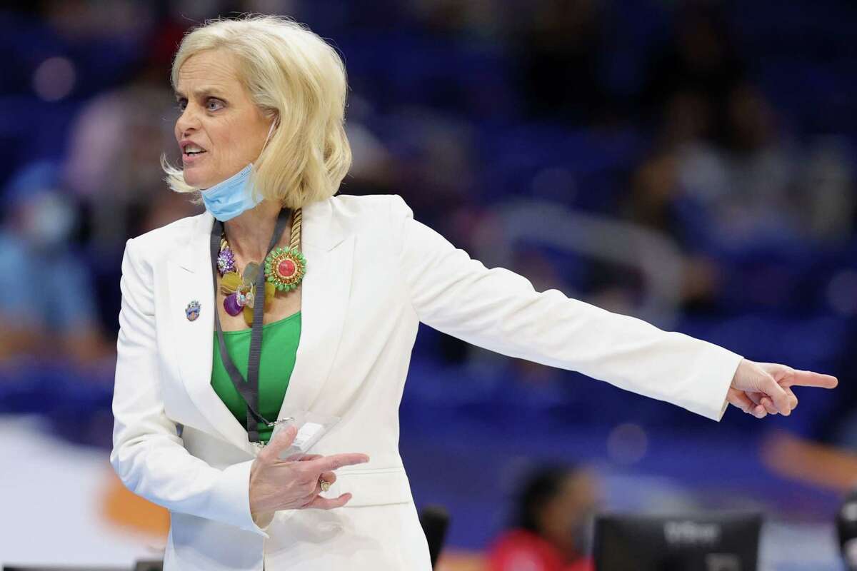 Baylor's Kim Mulkey gives ridiculous opinion about COVID-19 testing.