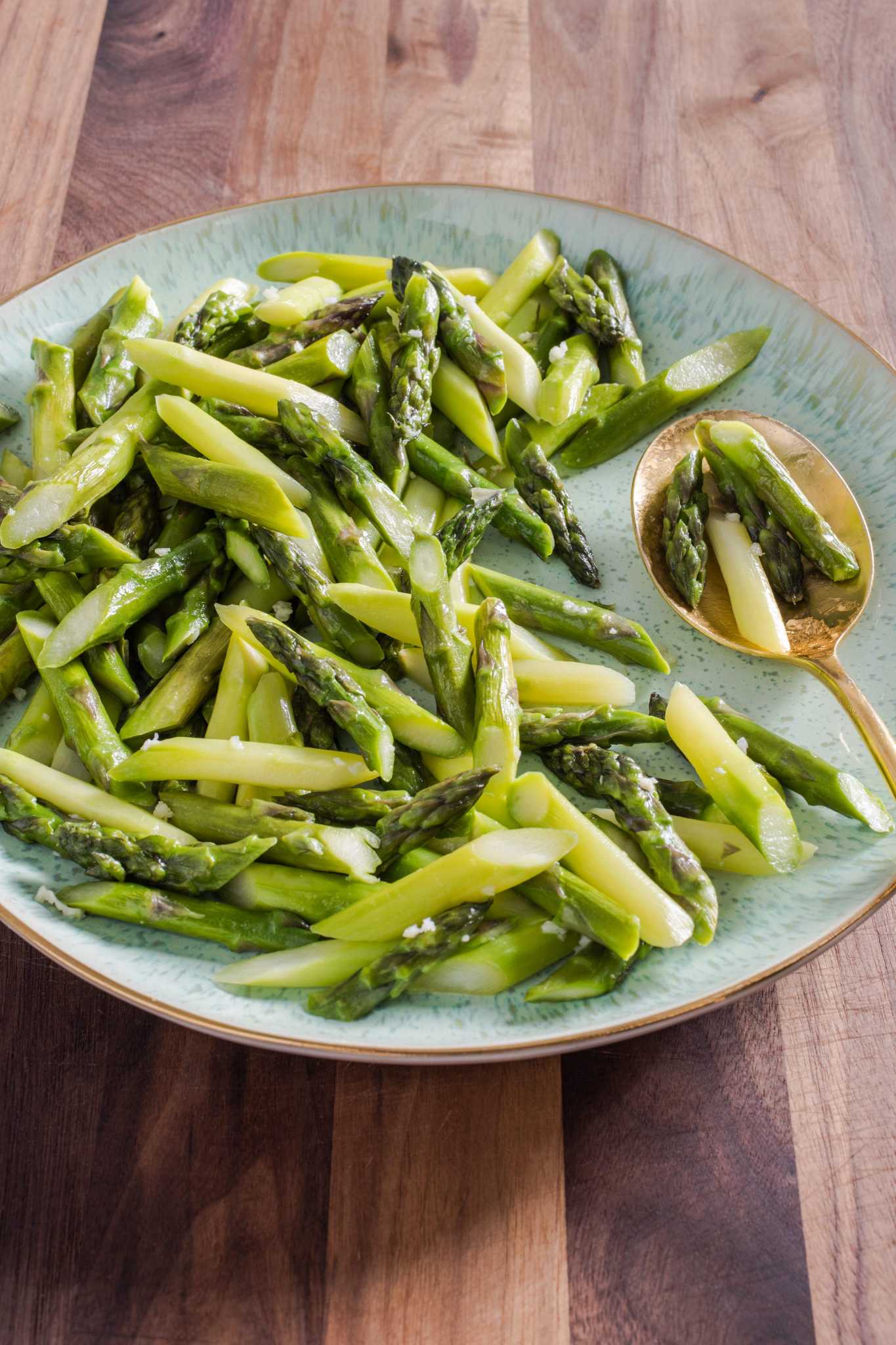 Recipe: Pan-Steamed Asparagus with Garlic