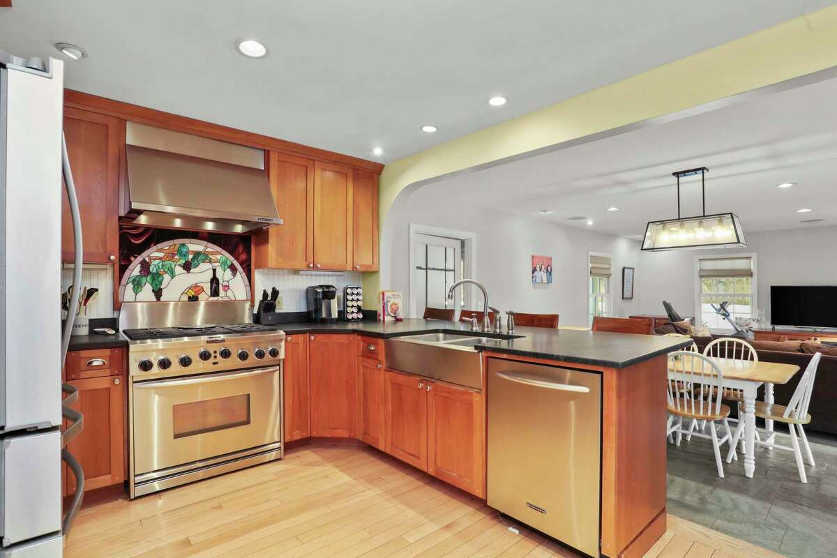 Easton home in prime location