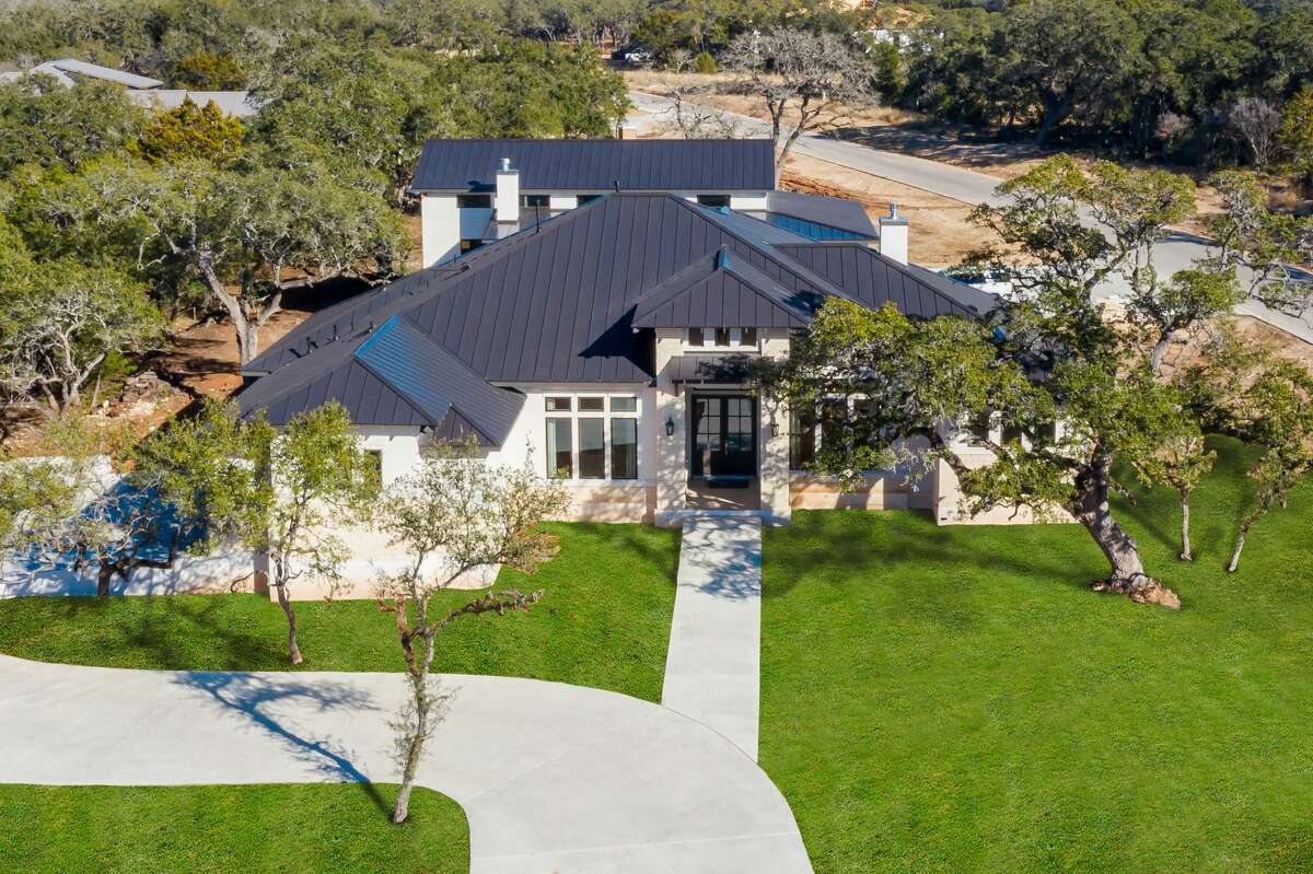 VE Luxury Homes Belle Oaks