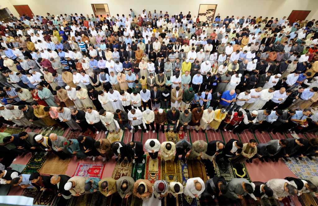 Photos: Eid al-Fitr services