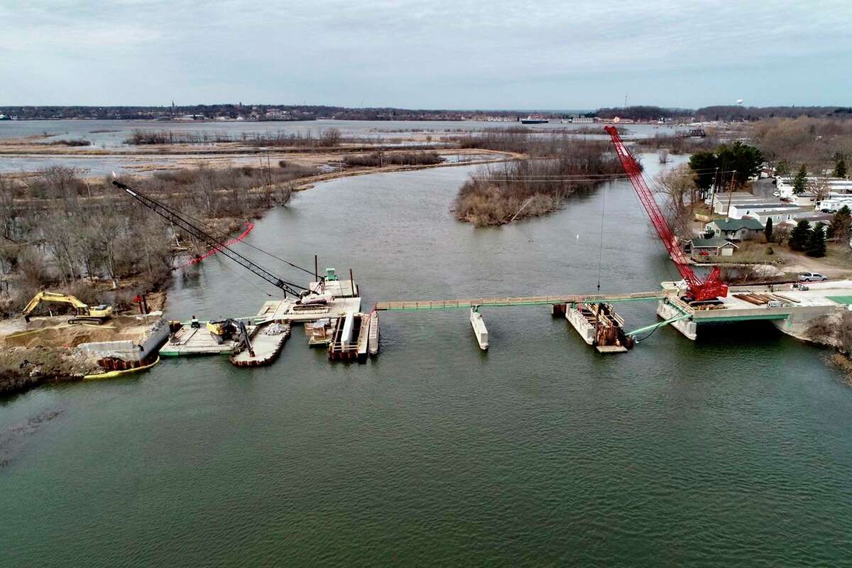 mdot-photos-show-m-55-bridge-construction-progress