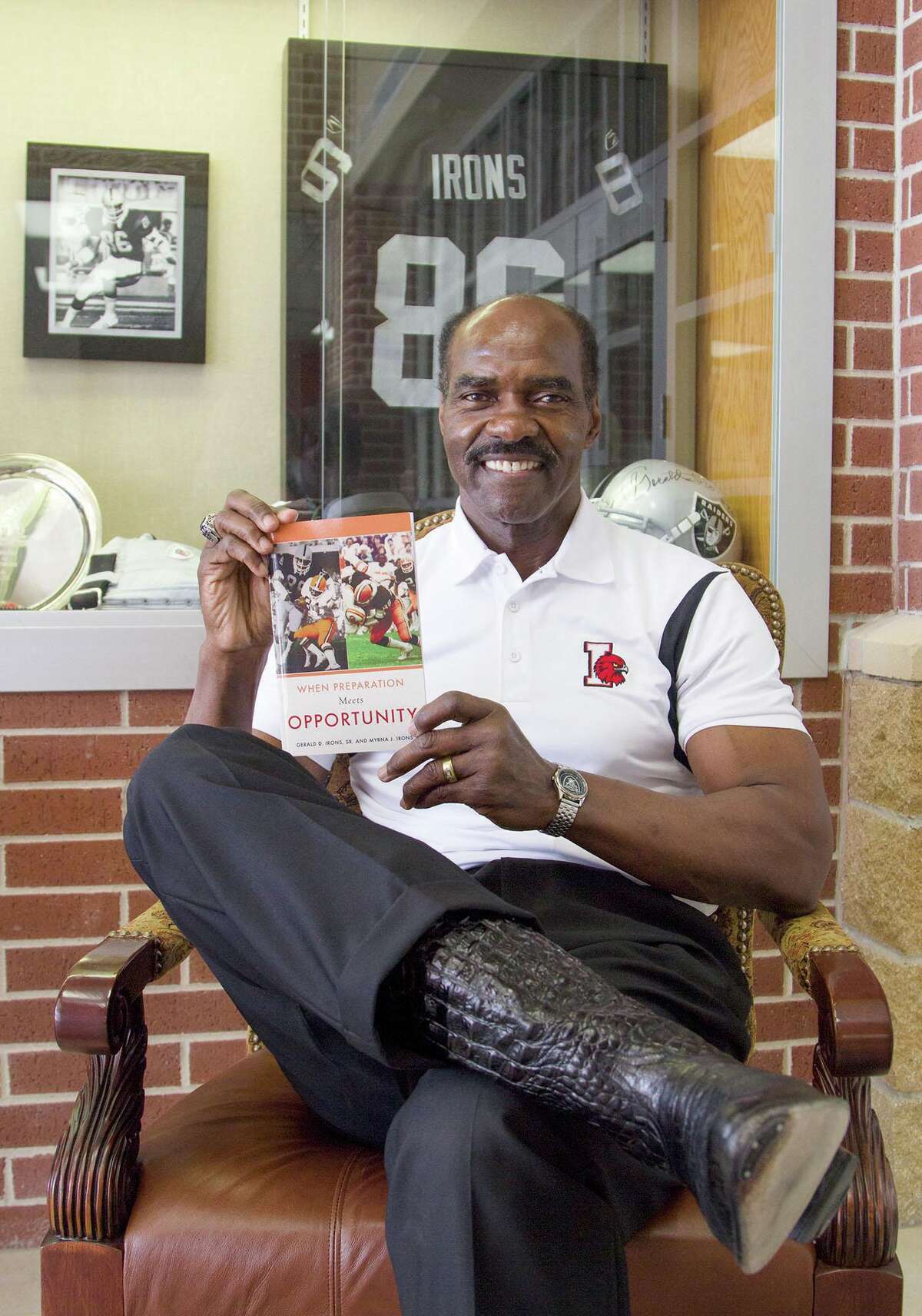 Former Conroe ISD board member, NFL player Gerald Irons dies