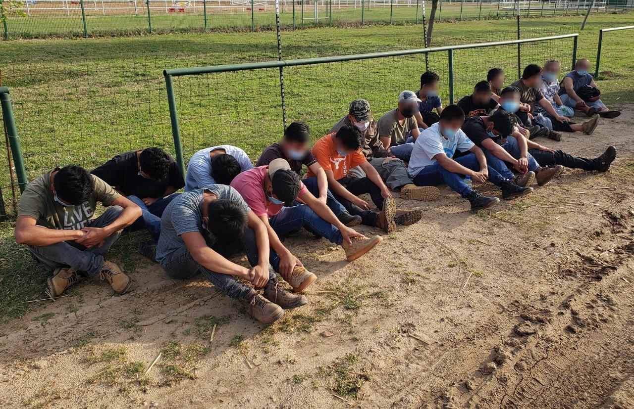 Affidavit: Couple harbored immigrants in house north of Laredo - Vimarsana News