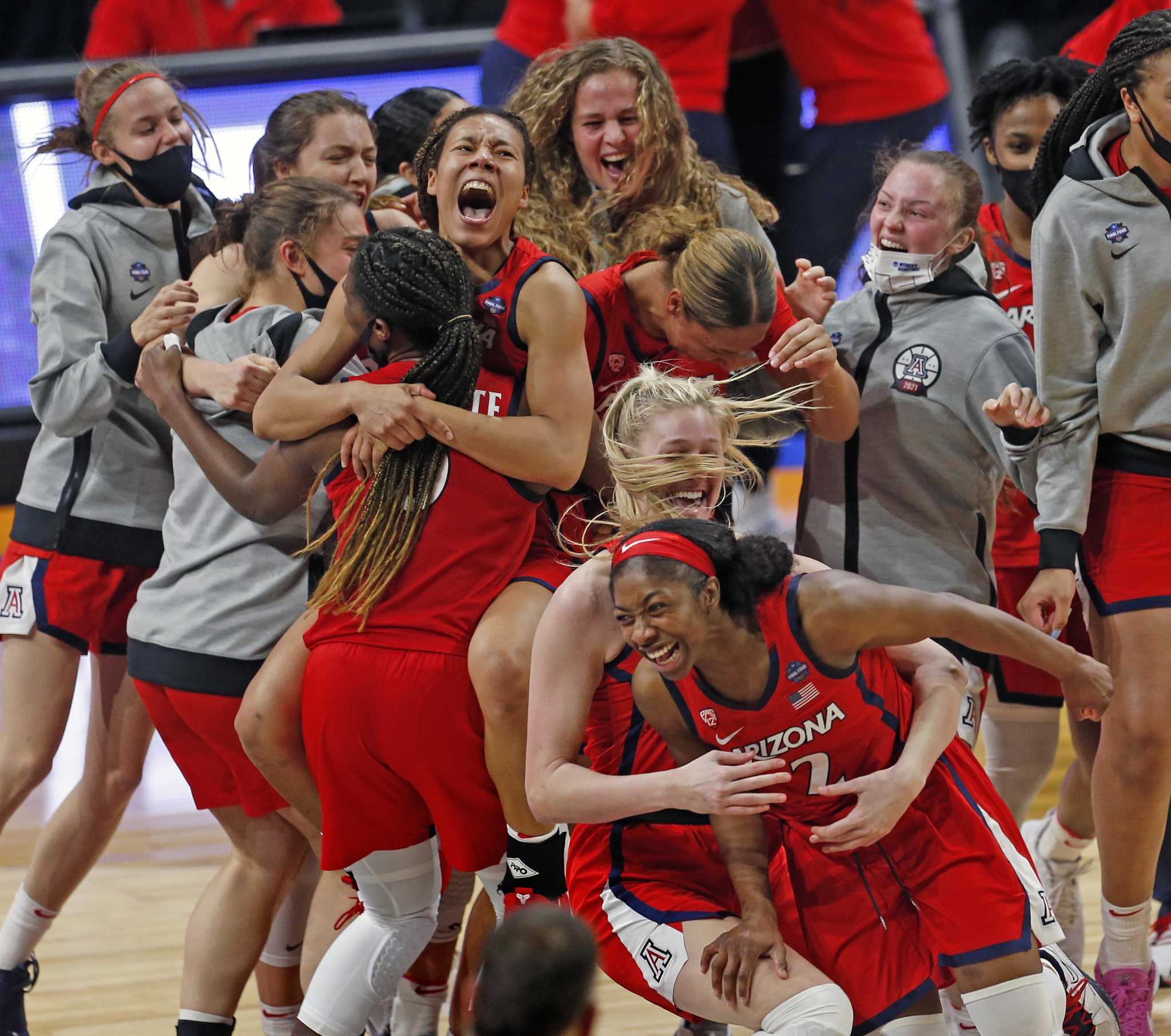 Arizona's Sam Thomas will have famous fan in the stands when Wildcats play  at Texas on Sunday