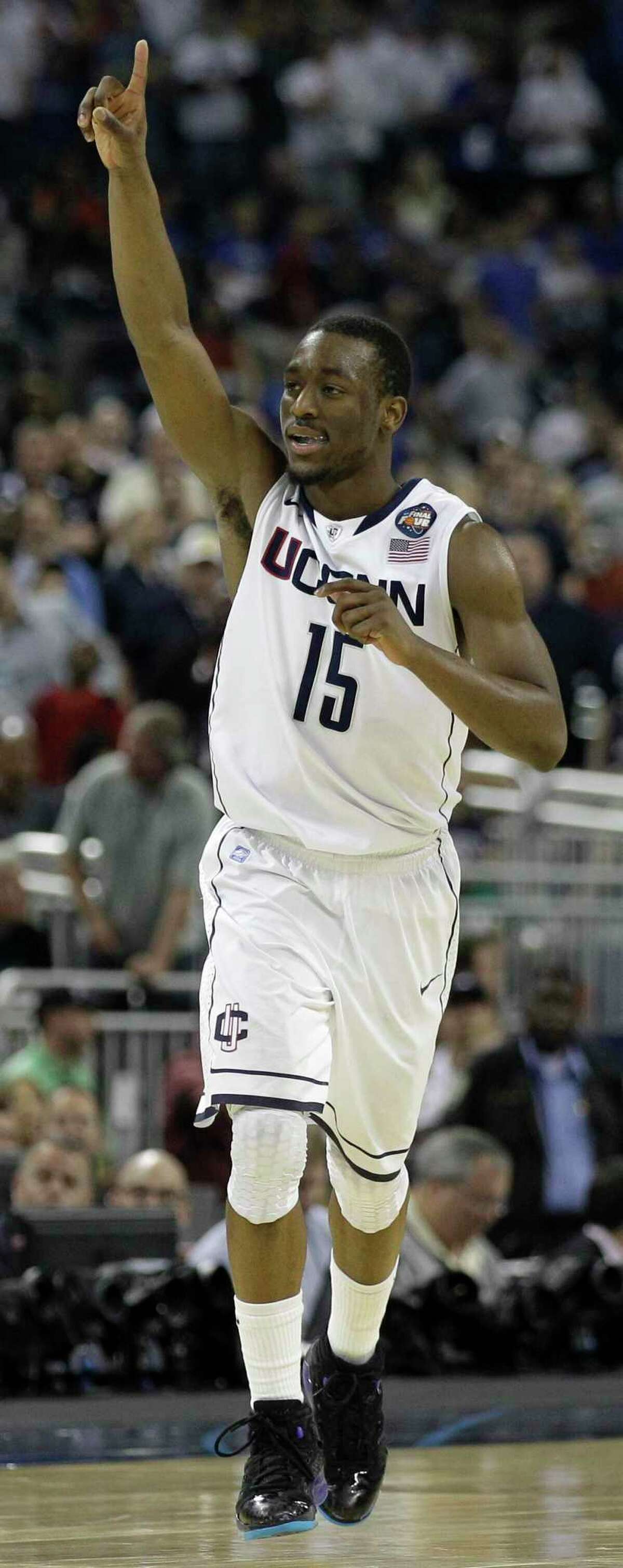 UConn's Jim Calhoun on Kemba Walker: 'MVP in America. Bar-none. You cannot  question it' 