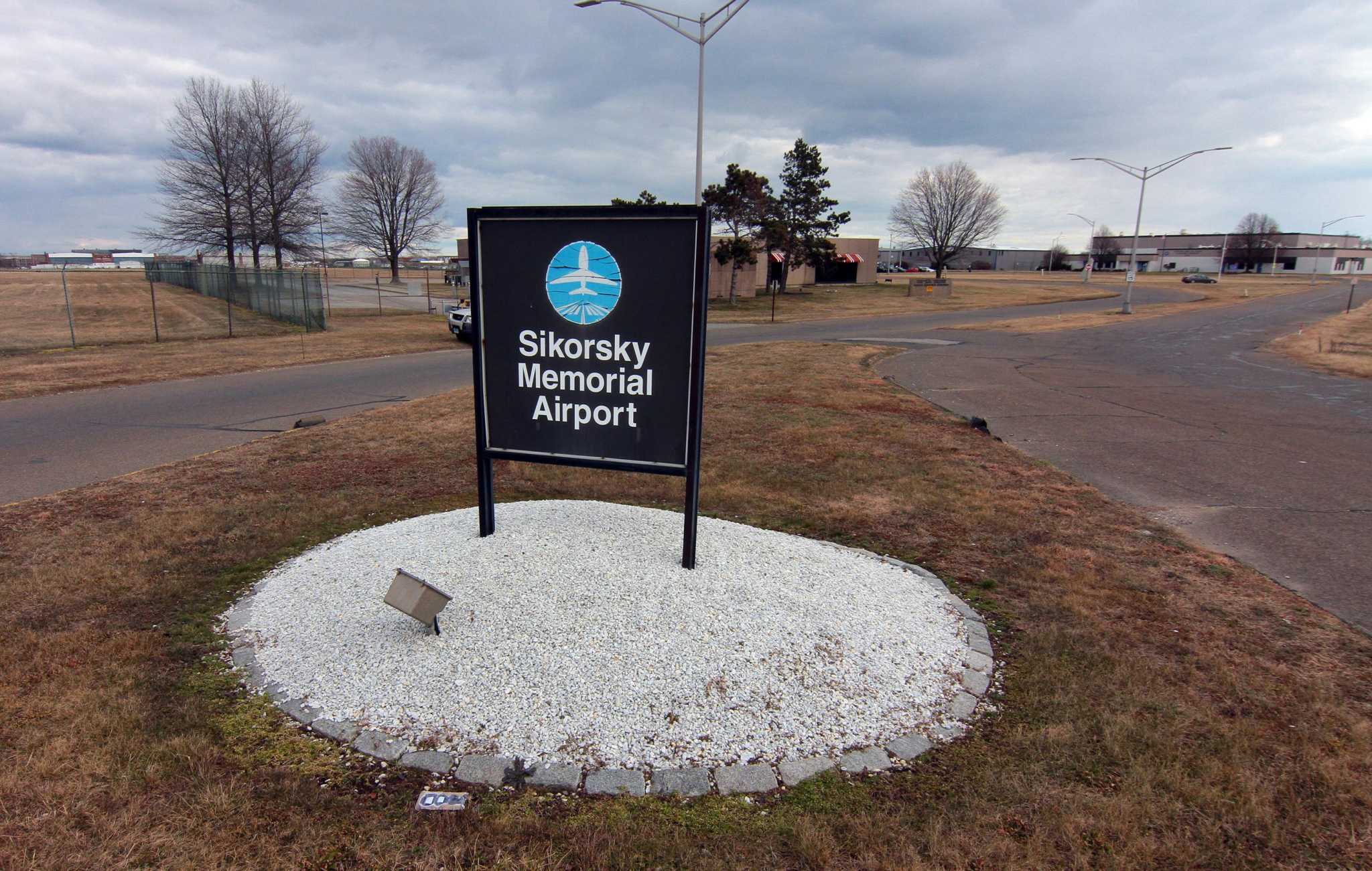Stratford Mayor Opposes Bridgeport's Sikorsky Airport Rebrand Plan - Ct Post