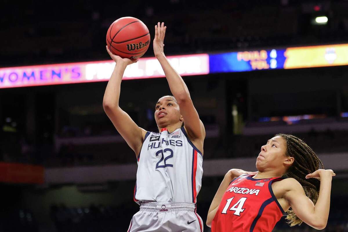 SAN ANTONIO, TEXAS - APRIL 02: Evina Westbrook #22 of the UConn Huskies elevates for the jump shot against the Arizona Wildcats during the third quarter in the Final Four semifinal game of the 2021 NCAA Women's Basketball Tournament at the Alamodome on April 02, 2021 in San Antonio, Texas. (Photo by Carmen Mandato/Getty Images)