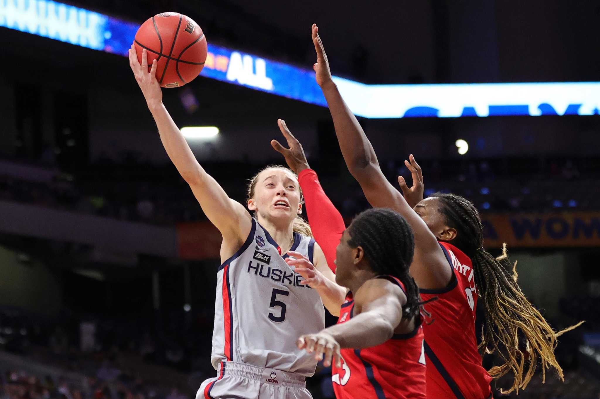 Uconn Freshman Paige Bueckers Wins John R Wooden Award Uconn Freshman Paige Bueckers Wins John R Wooden Award