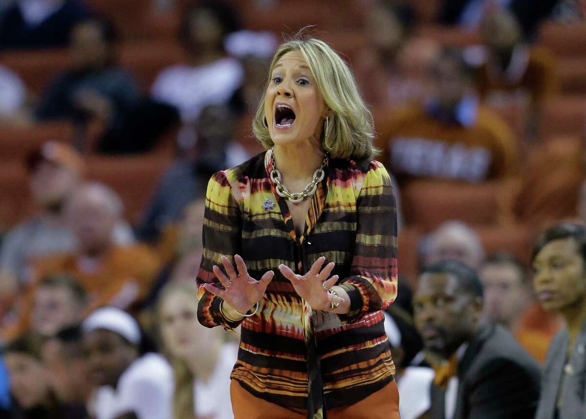 UTSA coach Karen Aston wants to attract the area’s women’s basketball fans and high school recruits.