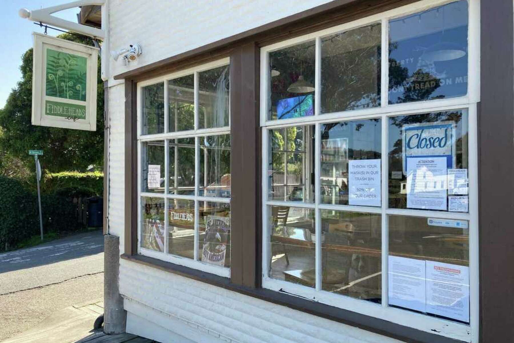 Northern California Cafe Offers Controversial 50 Discount For Those Willing To Toss Their Masks