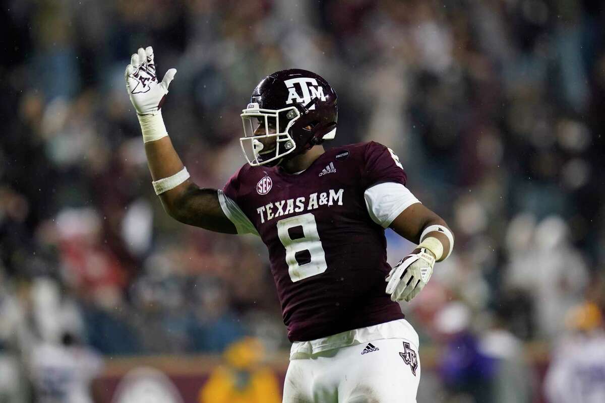 Texas A&M defensive lineman DeMarvin Leal declares for 2022 NFL draft