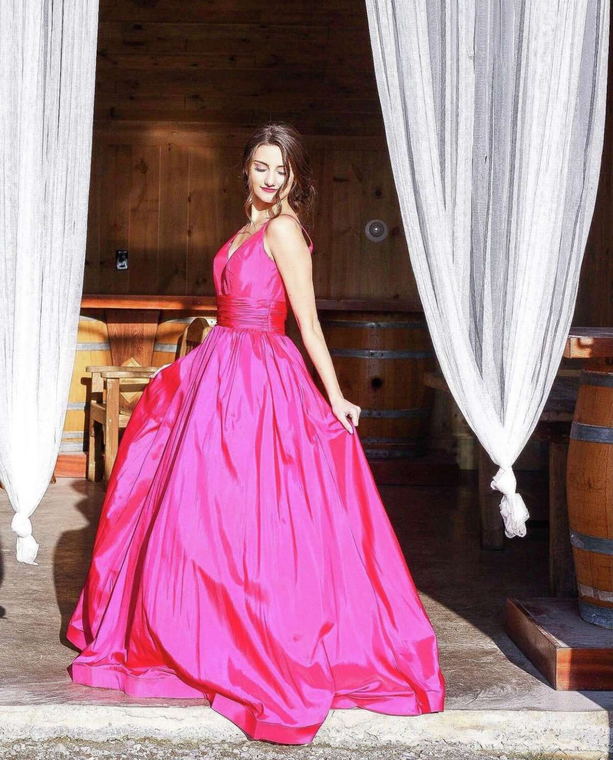 Dancing mask to mask Prom trends in 2021 include a new accessory