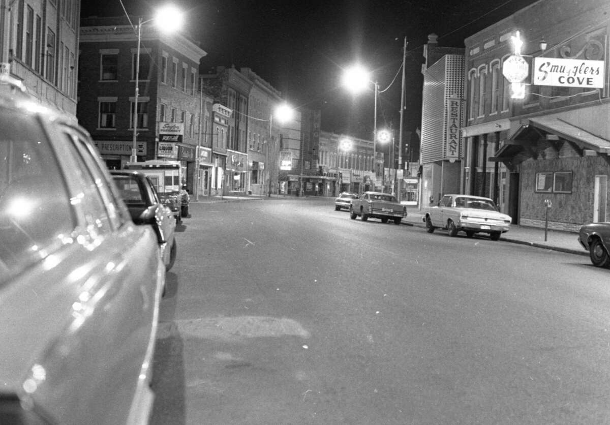 Looking west down River Street in early April of 1981. (Manistee County Historical Museum photo)