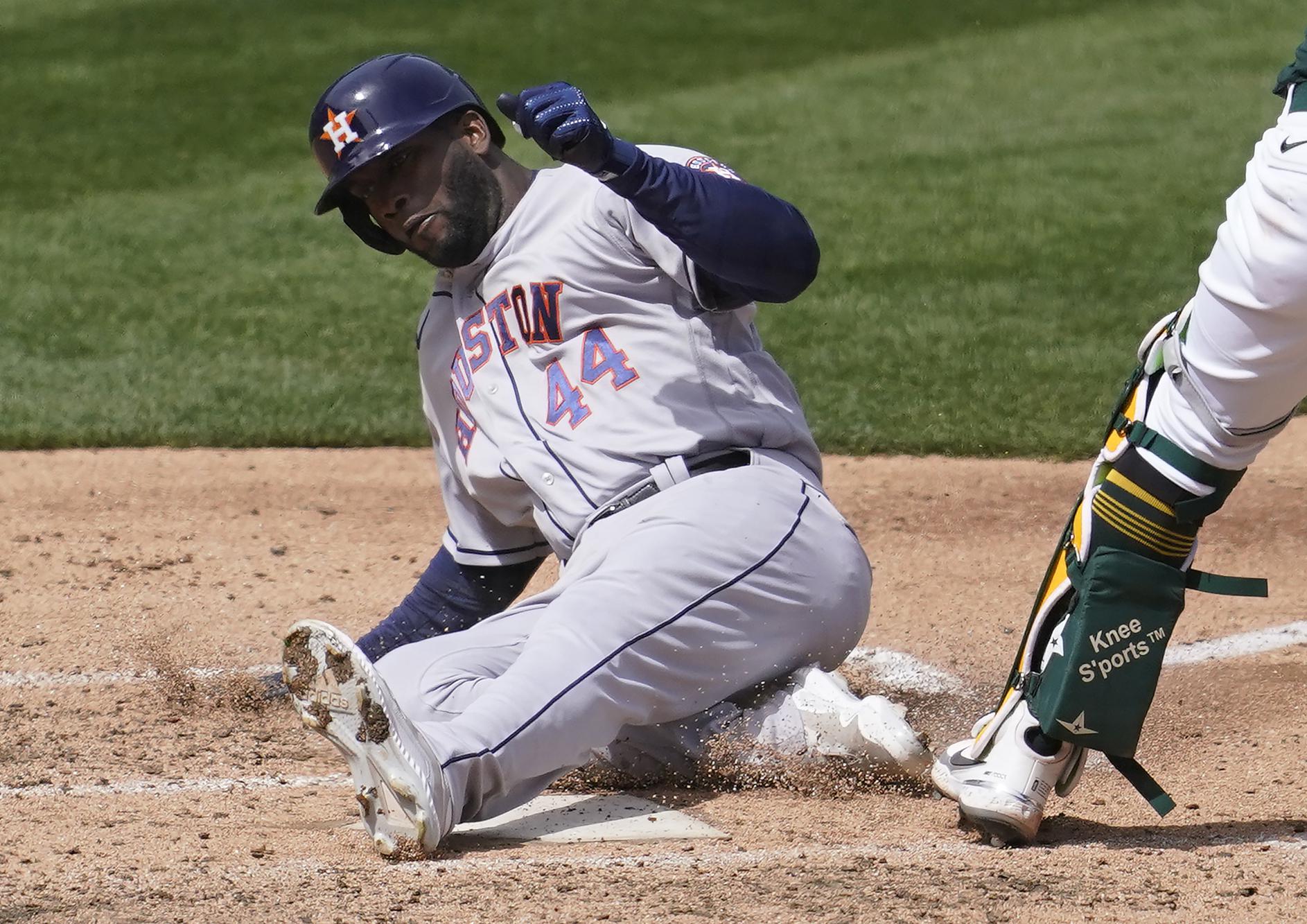 Astros' Yordan Álvarez returns from double knee surgery to win