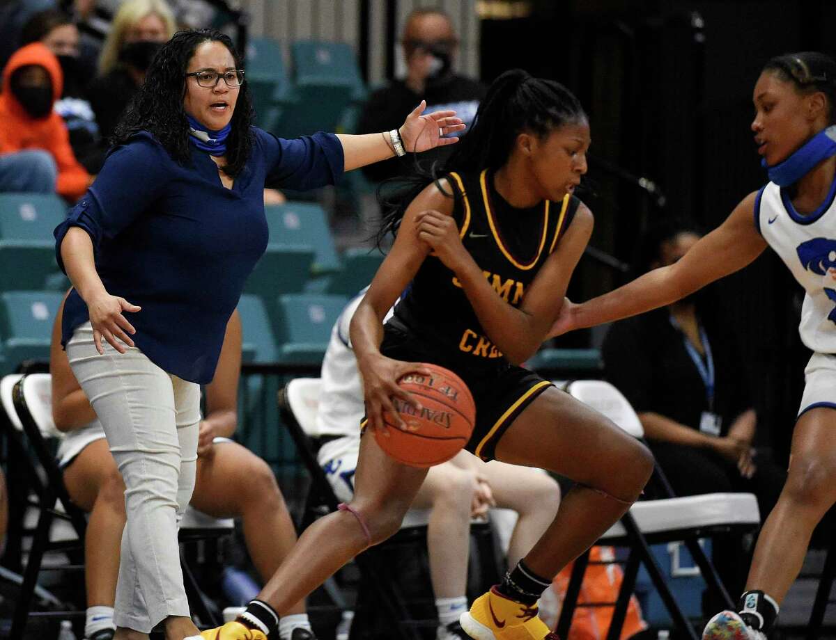 Why Do Female Basketball Coaches Wear Heels?