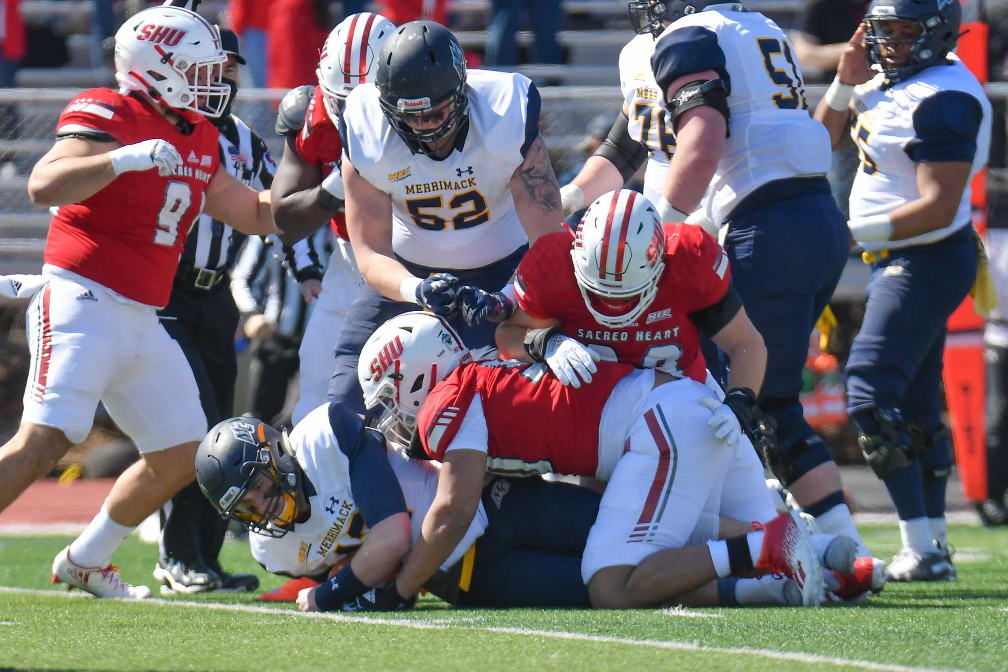 Resilient Defense Helps Sacred Heart To NEC Football Final resilient-defense-helps-sacred-heart-to-nec-football-final