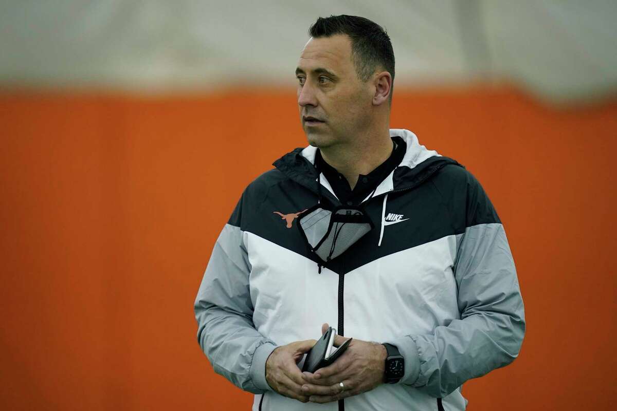 Steve Sarkisian gets look at Longhorns in 'physical' scrimmage