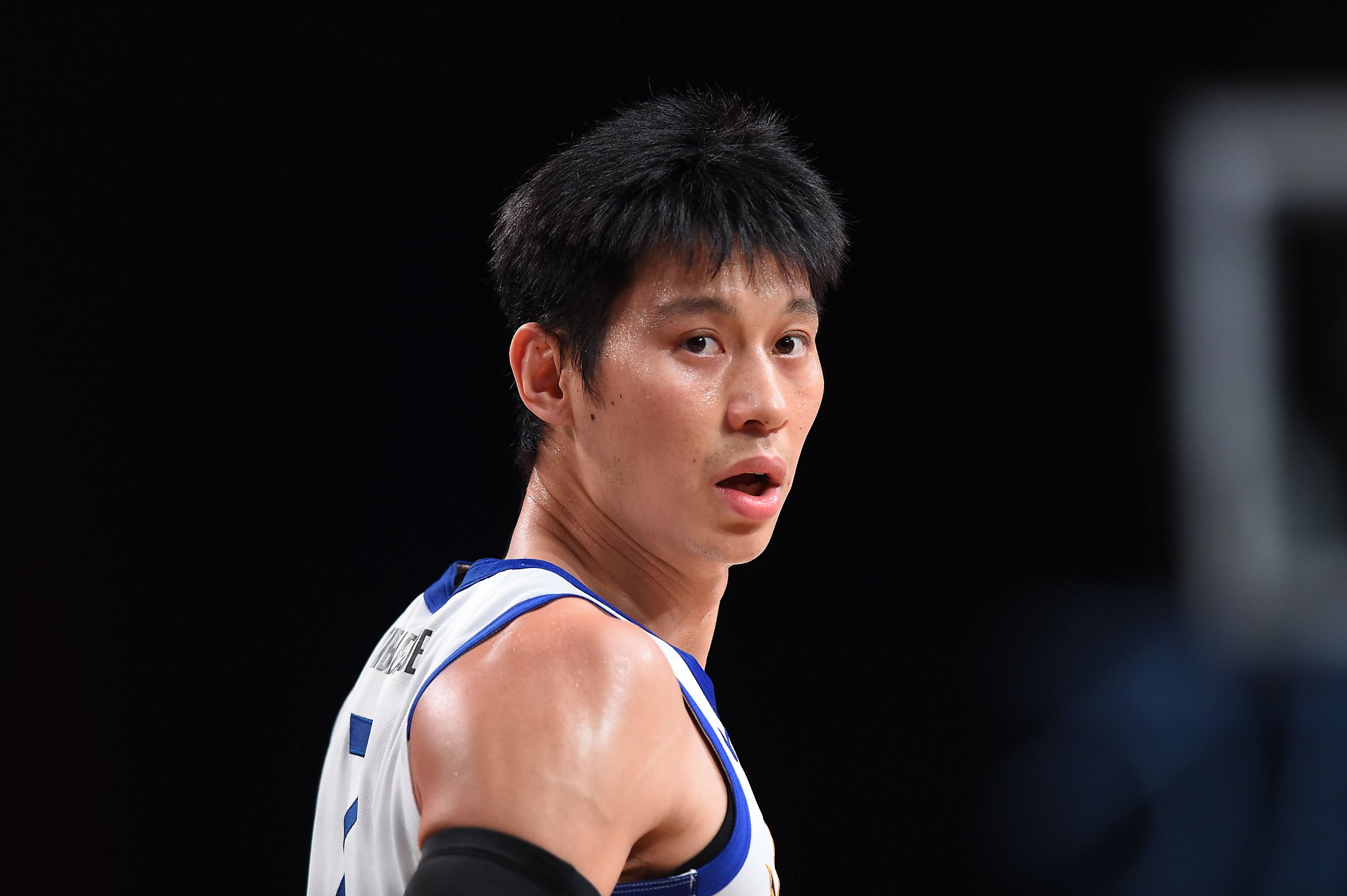 Should the Warriors sign Jeremy Lin to an NBA contract? Here's how