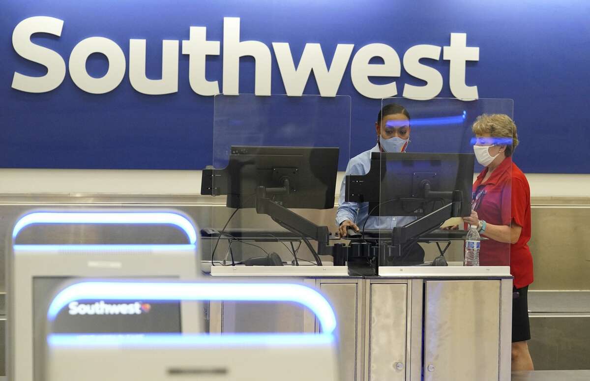 Southwest begins flying out of IAH Monday as vaccinations boost air travel