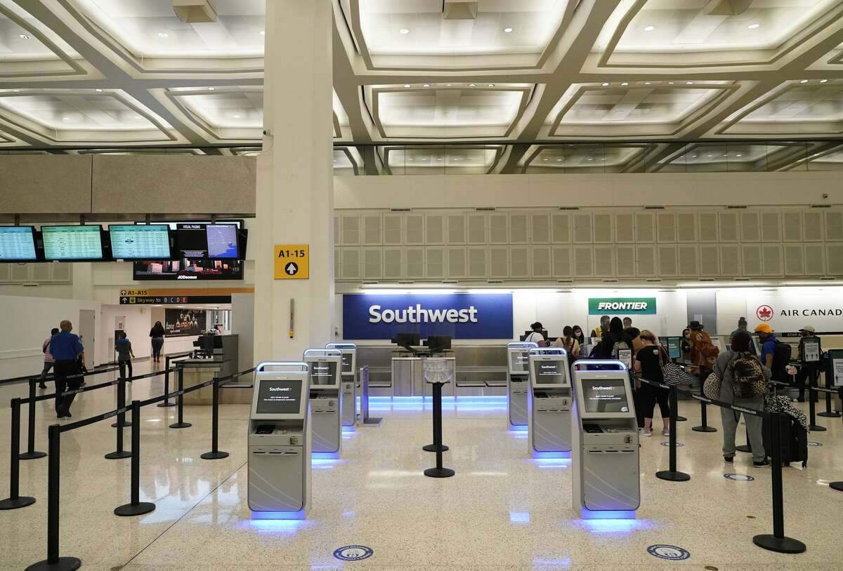 Southwest begins flying out of IAH Monday as vaccinations boost air travel